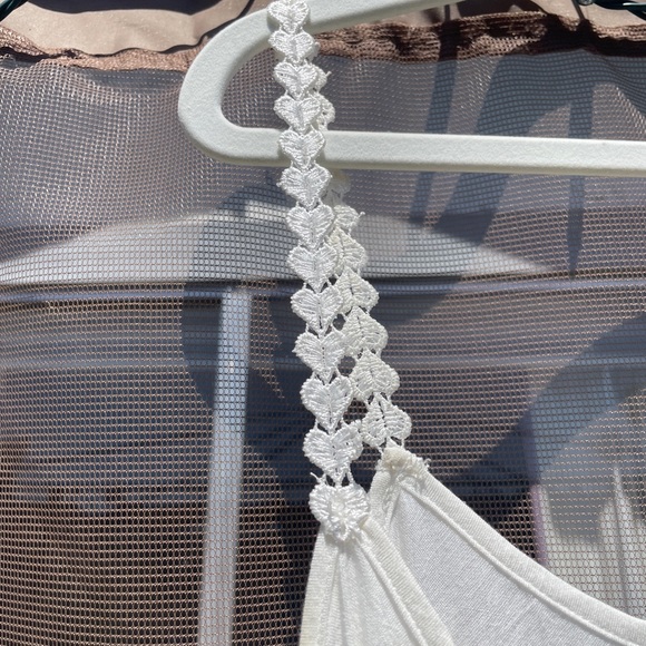 Tobi White Crop Tank Top - Picture 3 of 6